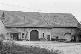 Fermes cadastrées B2 181 et 182 : façades antérieures. © Région Bourgogne-Franche-Comté, Inventaire du patrimoine
