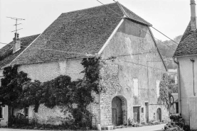 Ferme cadastrée AD 156 : façades antérieure et latérale gauche. © Région Bourgogne-Franche-Comté, Inventaire du patrimoine