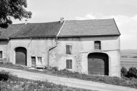 Fermes cadastrées section A : façades sur rue. © Région Bourgogne-Franche-Comté, Inventaire du patrimoine