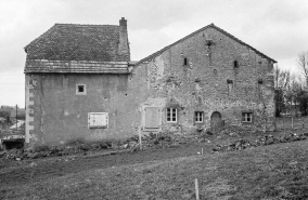 Face latérale. © Région Bourgogne-Franche-Comté, Inventaire du patrimoine