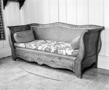 Intérieur : canapé. © Région Bourgogne-Franche-Comté, Inventaire du patrimoine