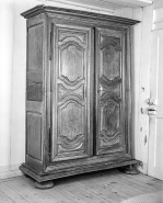 Intérieur : armoire © Région Bourgogne-Franche-Comté, Inventaire du patrimoine