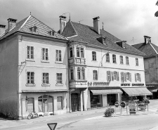 Façades sur rue, vue de trois quarts. © Région Bourgogne-Franche-Comté, Inventaire du patrimoine