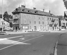 Façades sur rue. Vue depuis la place. © Région Bourgogne-Franche-Comté, Inventaire du patrimoine