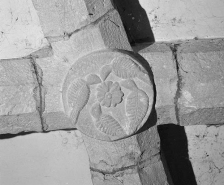 Intérieur : clé de voûte du choeur. © Région Bourgogne-Franche-Comté, Inventaire du patrimoine