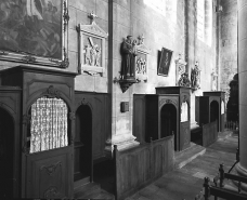 Ensemble de trois confessionnaux vue de trois quarts gauche, bas-côté gauche. © Région Bourgogne-Franche-Comté, Inventaire du patrimoine