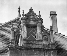 Façade latérale : lucarne. © Région Bourgogne-Franche-Comté, Inventaire du patrimoine