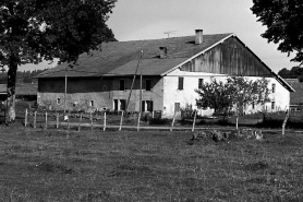 Façades antérieure et latérale gauche. © Région Bourgogne-Franche-Comté, Inventaire du patrimoine