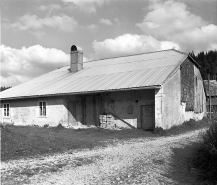 Façades postérieure et latérale gauche. © Région Bourgogne-Franche-Comté, Inventaire du patrimoine