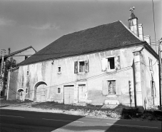 Façade antérieure, de trois quarts droit. © Région Bourgogne-Franche-Comté, Inventaire du patrimoine