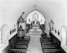 Intérieur : nef et choeur vus depuis la tribune. © Région Bourgogne-Franche-Comté, Inventaire du patrimoine