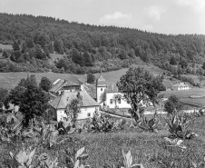Vue d'ensemble du hameau de Boujeons, depuis le Sud. © Région Bourgogne-Franche-Comté, Inventaire du patrimoine