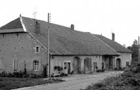 Façades antérieure et latérale gauche. © Région Bourgogne-Franche-Comté, Inventaire du patrimoine