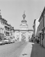 Vue d'ensemble depuis la rue de la République. © Région Bourgogne-Franche-Comté, Inventaire du patrimoine