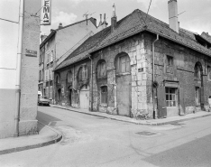 Angle de la rue Montrieux et de la rue Gambetta. © Région Bourgogne-Franche-Comté, Inventaire du patrimoine