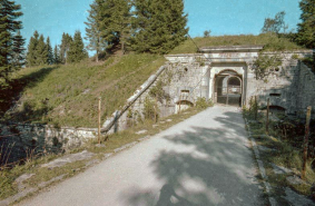 Entrée du front de gorge. © Région Bourgogne-Franche-Comté, Inventaire du patrimoine