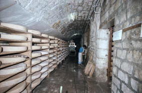 Gaine souterraine transformée en cave à fromage. © Région Bourgogne-Franche-Comté, Inventaire du patrimoine