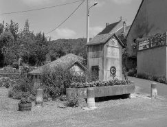 Vue générale de trois quarts gauche. © Région Bourgogne-Franche-Comté, Inventaire du patrimoine