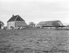 Façades postérieure et latérale droite. © Région Bourgogne-Franche-Comté, Inventaire du patrimoine