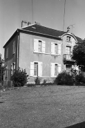 L'habitation depuis la cour. © Région Bourgogne-Franche-Comté, Inventaire du patrimoine