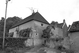 La maison vue depuis la ruelle de la butte. © Région Bourgogne-Franche-Comté, Inventaire du patrimoine