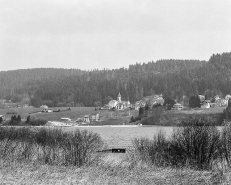 Implantation de l'église dans le village. © Région Bourgogne-Franche-Comté, Inventaire du patrimoine