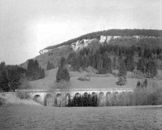 Vue générale du viaduc sur la commune de Scey-Maisières. © Région Bourgogne-Franche-Comté, Inventaire du patrimoine