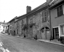 Façade antérieure vue de trois quarts droit. © Région Bourgogne-Franche-Comté, Inventaire du patrimoine