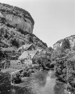 Fermes situées rue Moretin : façades sur la Seille. © Région Bourgogne-Franche-Comté, Inventaire du patrimoine