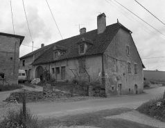 Façades antérieure et latérale droite. © Région Bourgogne-Franche-Comté, Inventaire du patrimoine