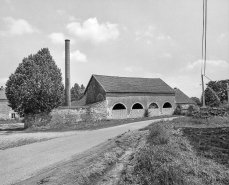 L'usine : la fonderie vue depuis la route. © Région Bourgogne-Franche-Comté, Inventaire du patrimoine
