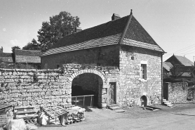 Vue d'ensemble depuis la rue. © Région Bourgogne-Franche-Comté, Inventaire du patrimoine