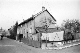 Immeuble, vue de trois quarts droit. © Région Bourgogne-Franche-Comté, Inventaire du patrimoine