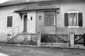 Maison jumelée : détail de la façade antérieure. © Région Bourgogne-Franche-Comté, Inventaire du patrimoine