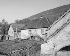Façade antérieure : trois quarts droit. © Région Bourgogne-Franche-Comté, Inventaire du patrimoine