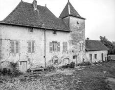 Le logis : façade sur cour. © Région Bourgogne-Franche-Comté, Inventaire du patrimoine