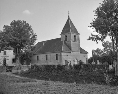 Extérieur : façade antérieure et face gauche. © Région Bourgogne-Franche-Comté, Inventaire du patrimoine