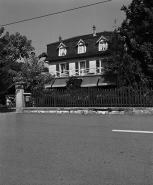 Vue d'ensemble depuis la rue. © Région Bourgogne-Franche-Comté, Inventaire du patrimoine