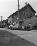 Vue de trois quarts droit du logement ouvrier cadastré AP 50. © Région Bourgogne-Franche-Comté, Inventaire du patrimoine