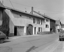 Façade antérieure, vue de trois quarts gauche. © Région Bourgogne-Franche-Comté, Inventaire du patrimoine