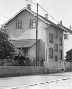 Façade antérieure, vue de trois quarts gauche. © Région Bourgogne-Franche-Comté, Inventaire du patrimoine