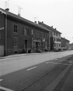 Façade antérieure, vue de trois quarts gauche. © Région Bourgogne-Franche-Comté, Inventaire du patrimoine
