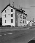Vue de trois quarts ; angle de la rue du Chêne et de la rue des Graviers. © Région Bourgogne-Franche-Comté, Inventaire du patrimoine