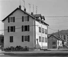 Vue de trois quart ; angle de la rue du Chêne et de la rue des Graviers. © Région Bourgogne-Franche-Comté, Inventaire du patrimoine