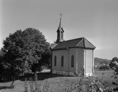 Chevet et façade latérale droite. © Région Bourgogne-Franche-Comté, Inventaire du patrimoine