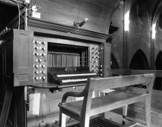 Console en fenêtre, vue de trois quarts gauche. © Région Bourgogne-Franche-Comté, Inventaire du patrimoine