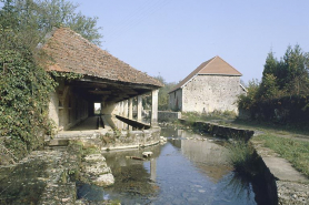 Vue du profil gauche. © Région Bourgogne-Franche-Comté, Inventaire du patrimoine