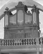 Vue générale de trois quarts droit en contre-plongée. © Région Bourgogne-Franche-Comté, Inventaire du patrimoine