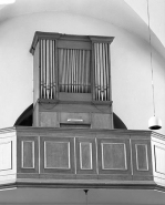 Vue générale de trois quarts gauche en contre-plongée. © Région Bourgogne-Franche-Comté, Inventaire du patrimoine