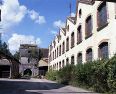 Entrée : tour de l'ancien château. © Région Bourgogne-Franche-Comté, Inventaire du Patrimoine